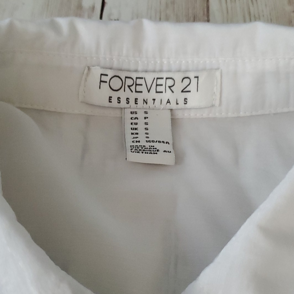 ★White Button down Shirt - Picture 2 of 8